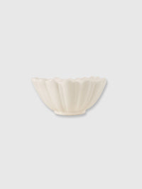 Daisy Shaped Ceramic Bowl - 13cm