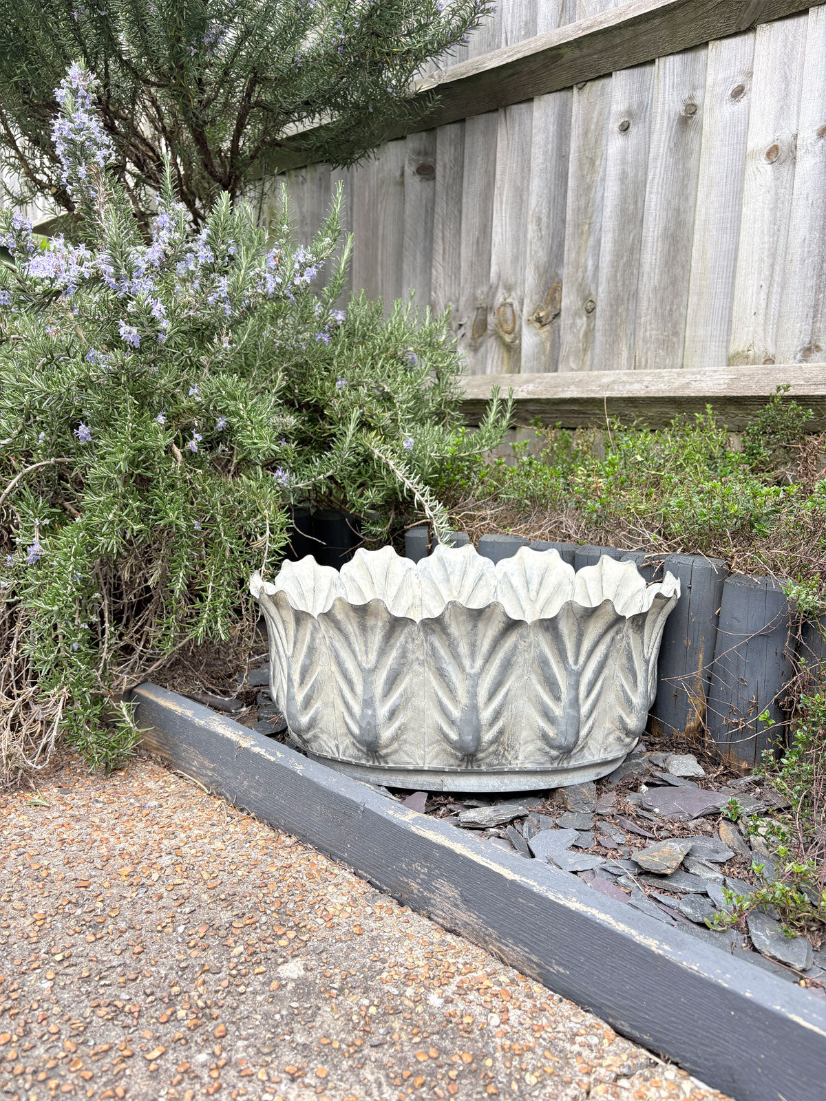Metal Foliate Leaf Shaped Planter - 44cm
