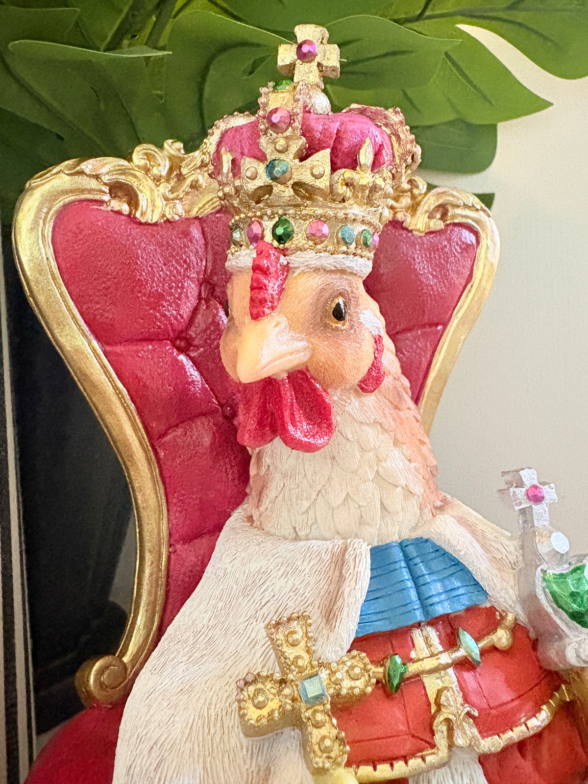 Queen of the Farmyard Chicken Statue - 31cm