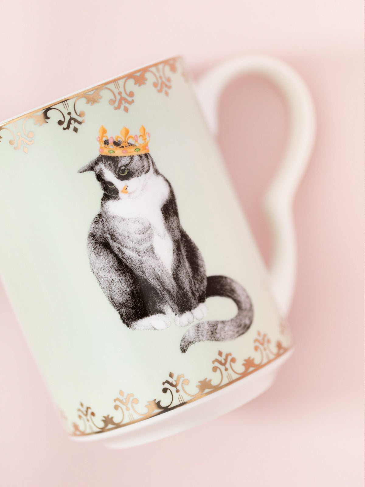 Yvonne Ellen Cup Mug - Queen Cat