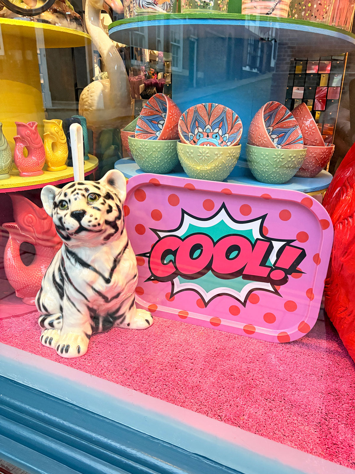 Italian Porcelain White Tiger Cub Toilet Brush