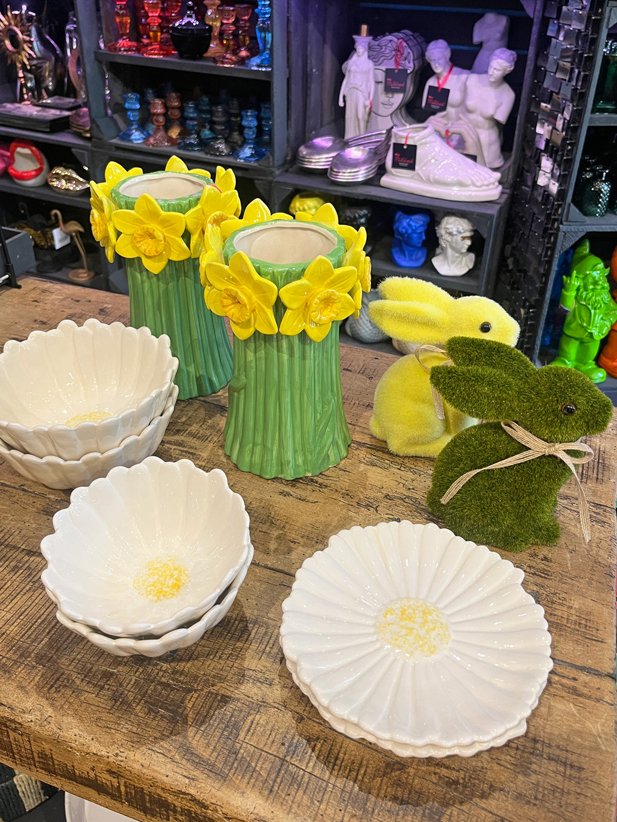 Daisy Shaped Ceramic Bowl - 13cm