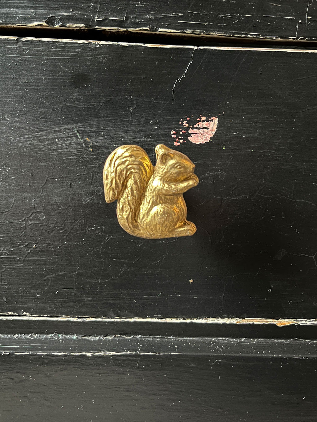 Squirrel Shaped Metal Knob - Gold
