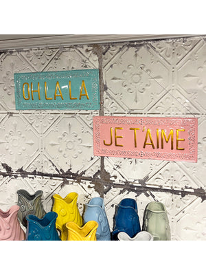 Je T'aime - Pink Hanging Metal Sign - 38cm