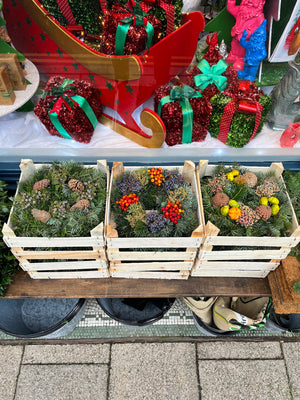 Fresh Turkish Berry Wreath (instore only)