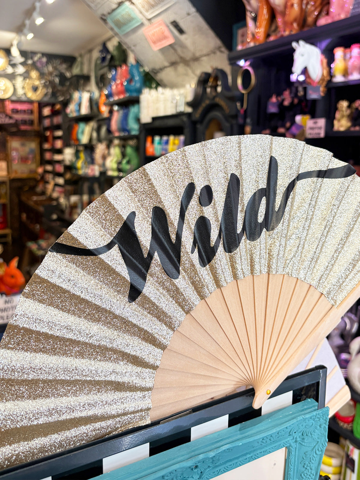 Hand Fan Gold Glitter - Wild