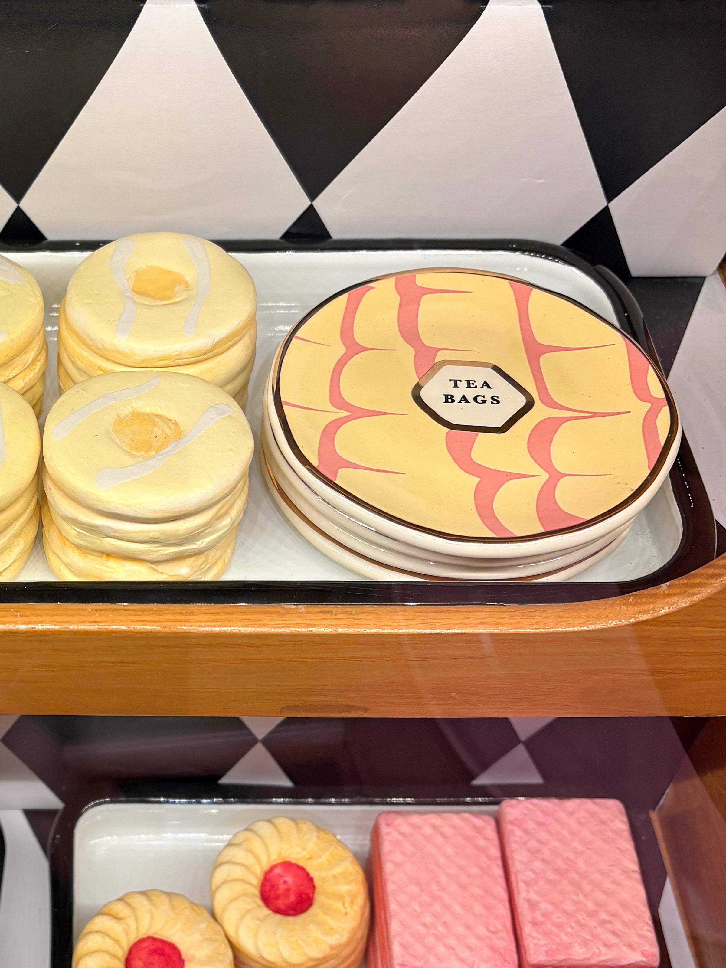 Yvonne Ellen Tea Bag Rest Tidy - Party Ring