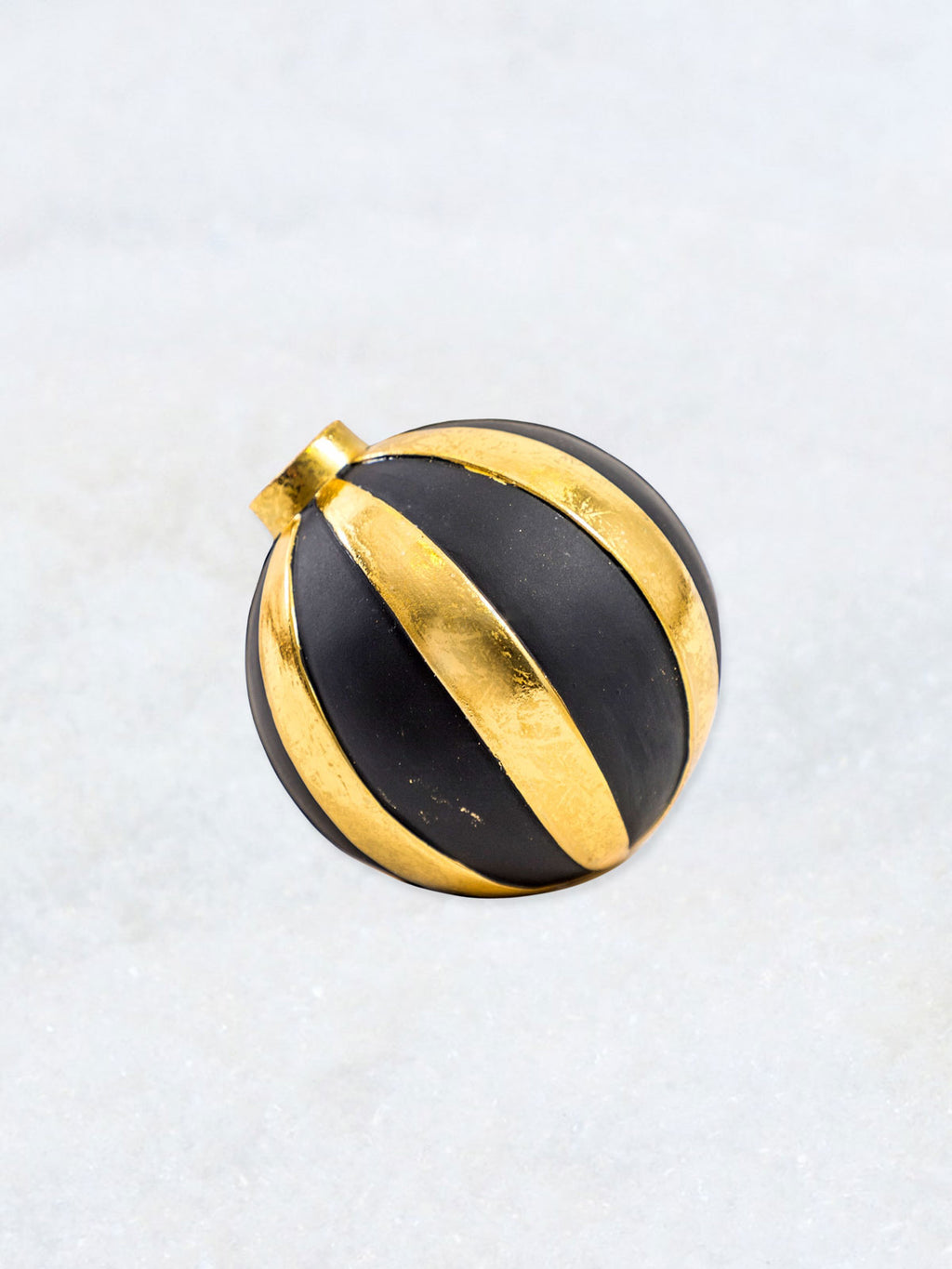 Black and Gold Table Bauble