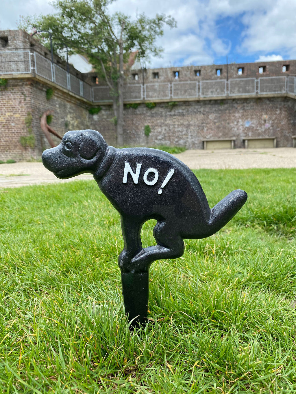 No Dog (Poop) - Cast Iron Stake Sign